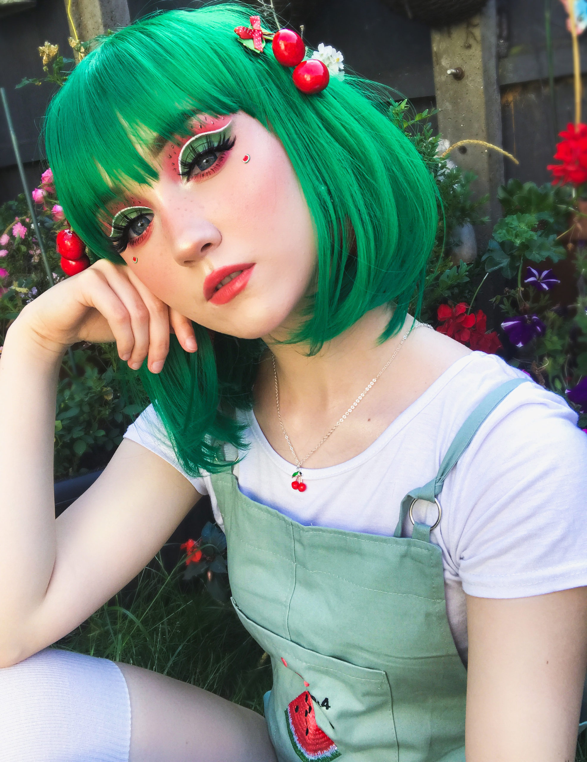 short green wig with bangs