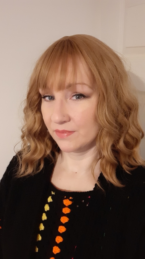 Teacake is a natural and simple bob style that comes in a very light hazel colour from roots to tips. Styled in beachy waves and a wispy fringe.